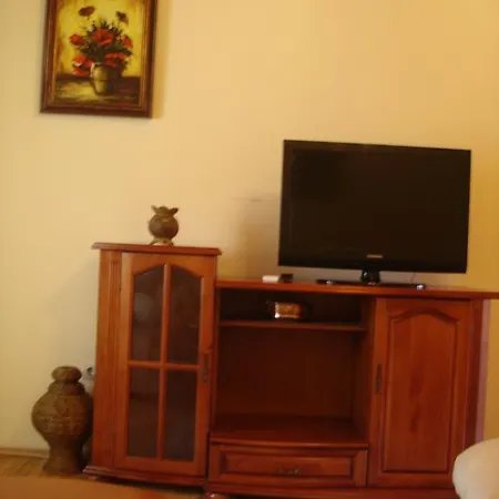 Cesar Guest 3*